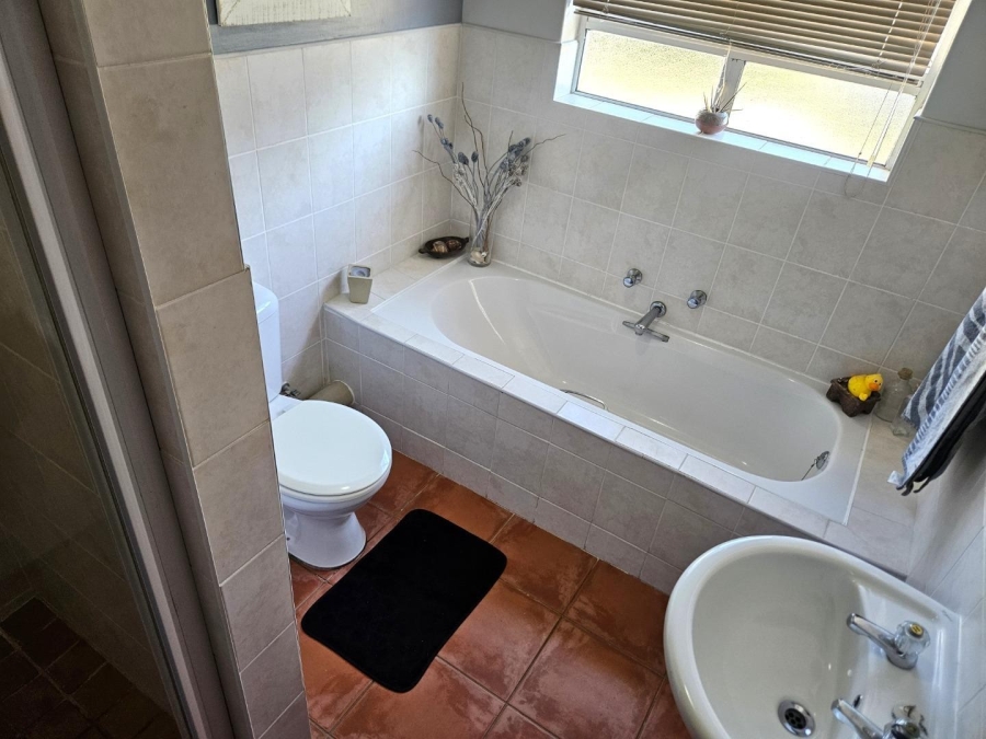 3 Bedroom Property for Sale in Pearly Beach Western Cape